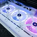 Ventilateurs RGB en bas et carte graphique GeForce RTX dans PC gamer Mountain GeForce RTX™ 5080 blanc configuration gaming 4K ultra