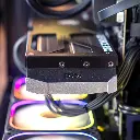 Vue rapprochée du radiateur watercooling Arctic installé en haut du boîtier du PC gamer Ascent X3D GEFORCE RTX™ 5080