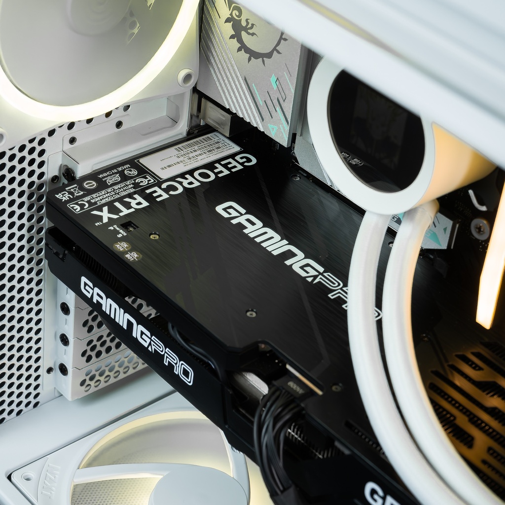 PC Player 6 GEFORCE RTX™ 5070 Ti by NZXT