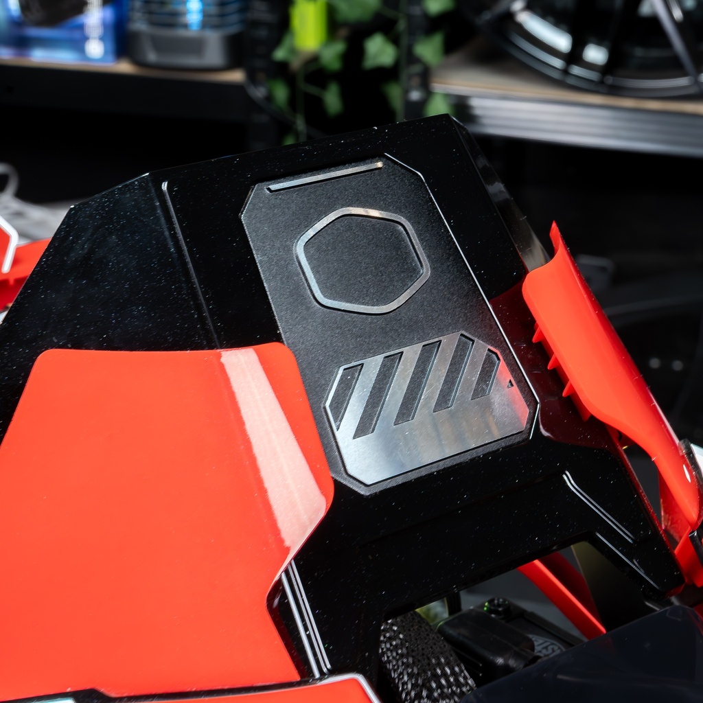 PC Sneaker X GEFORCE RTX™ 5070 Ti 