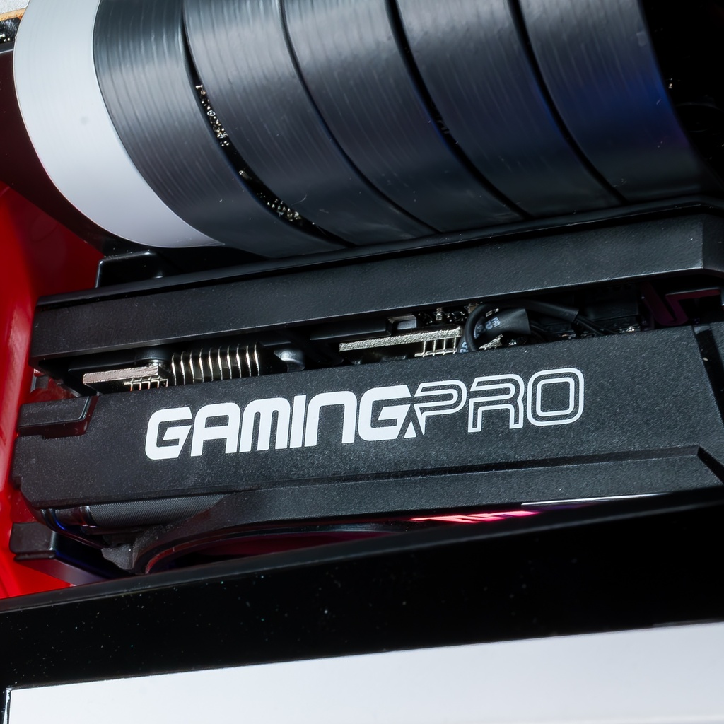 PC Sneaker X GEFORCE RTX™ 5070 Ti 