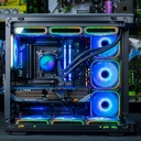 Vue latérale complète du PC gamer SHADOW Radeon™ RX 9070 XT by Helena Claris avec neuf ventilateurs ARGB et watercooling