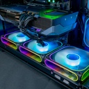 Trois ventilateurs inférieurs ARGB à effet miroir avec éclairage arc-en-ciel sous la carte graphique Gigabyte
