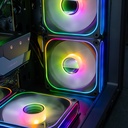 Vue rapprochée des ventilateurs ARGB latéraux inférieurs avec effets de miroir infini dans le PC SHADOW.