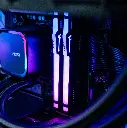 Barrettes RAM DDR5 RGB Fury Beast et watercooling MSI dans PC gamer Diamant GeForce RTX™ 5070 Ti configuration gaming haut de gamme