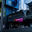 Vue rapprochée de la plaque arrière (backplate) de la carte graphique Palit GamingPro GEFORCE RTX™ dans le PC Solana.