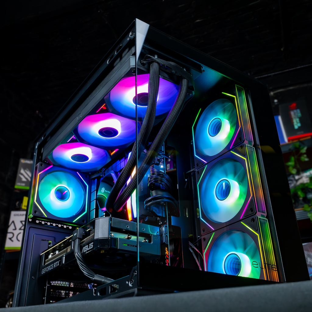 PC Water by Cooler Master GeForce RTX™ 5070