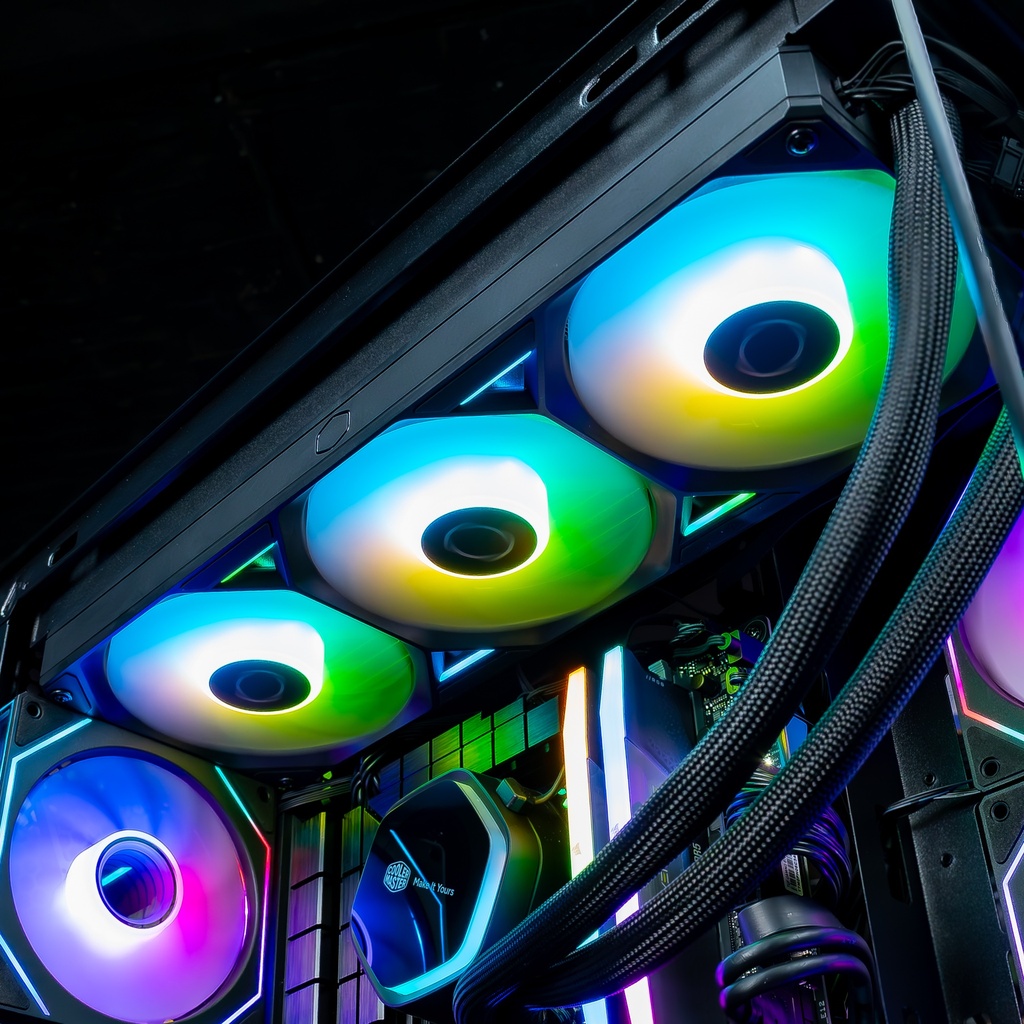 PC Water by Cooler Master GeForce RTX™ 5070