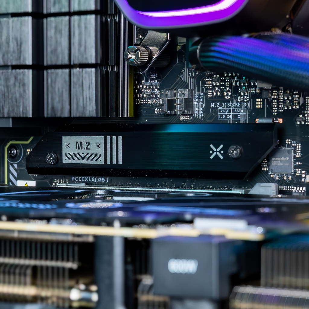 PC Water by Cooler Master GeForce RTX™ 5070