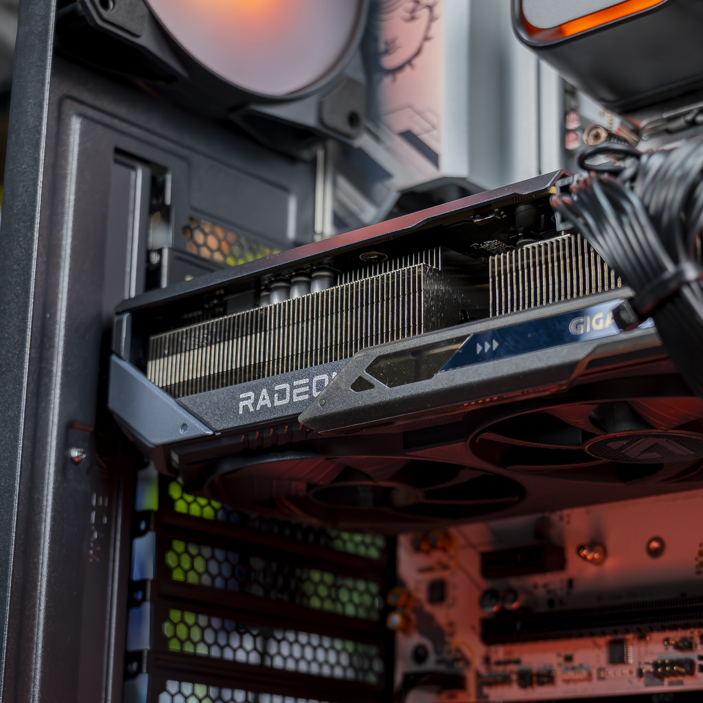 PC APEX Radeon™ RX 9070 XT
