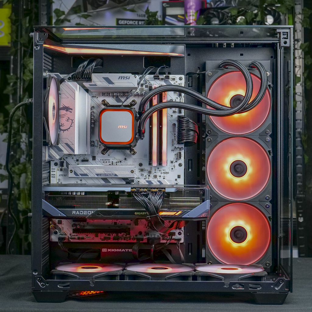PC APEX Radeon™ RX 9070 XT