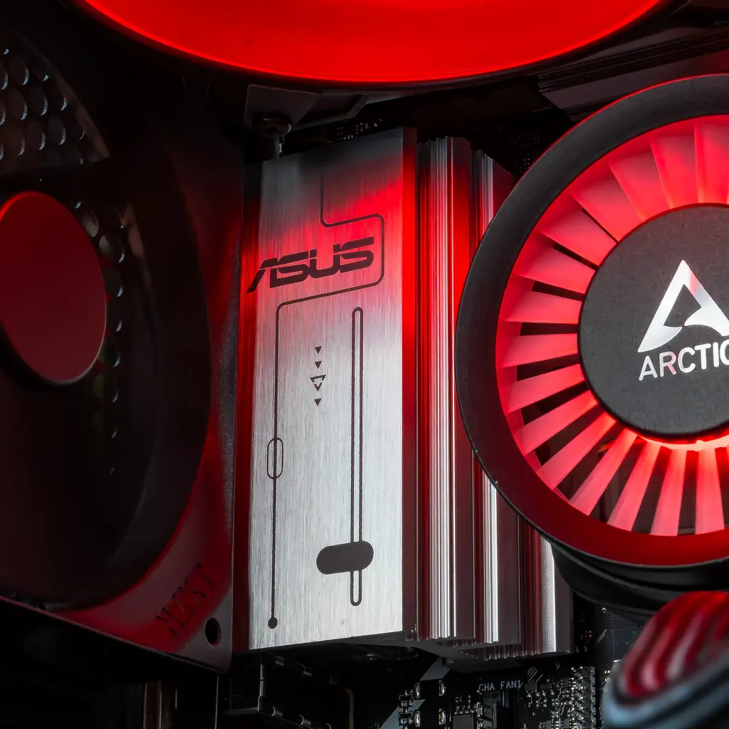 PC Solana GEFORCE RTX™ 5080
