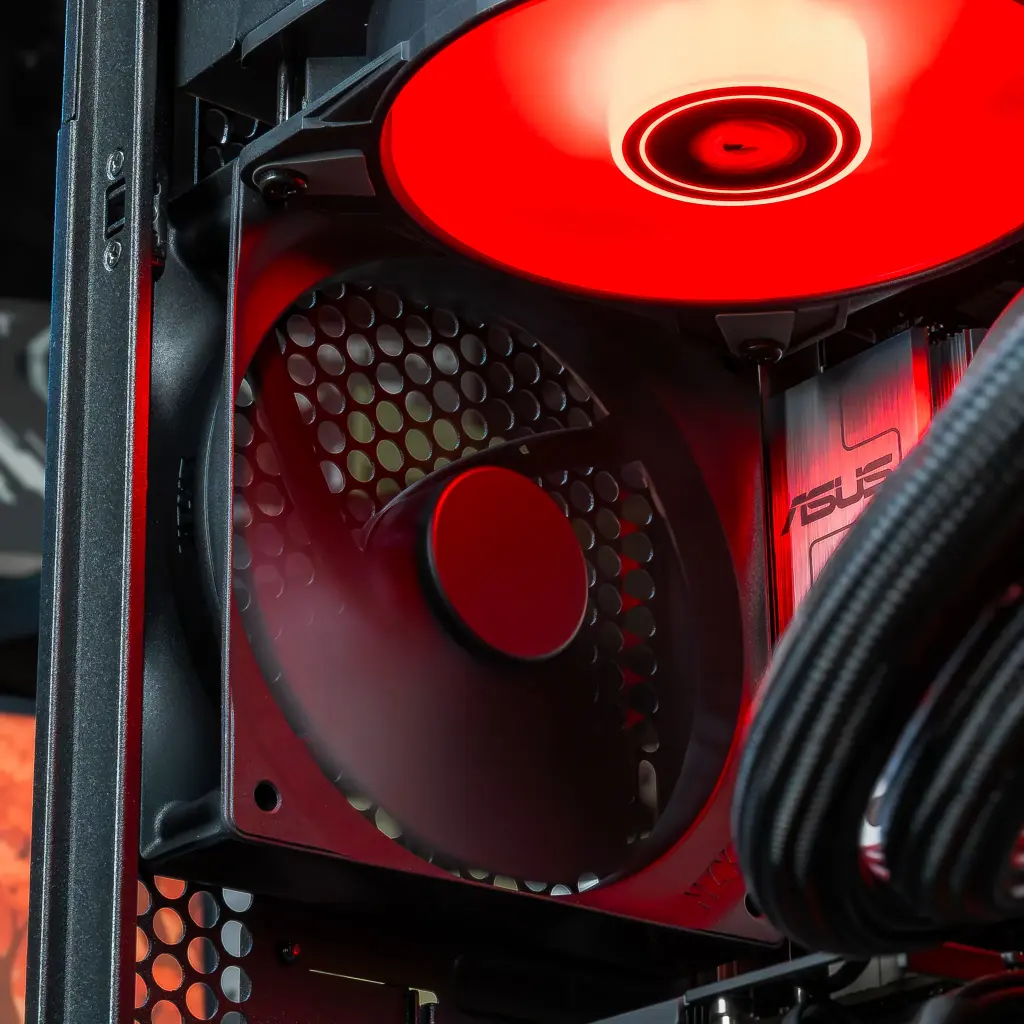 PC Solana GEFORCE RTX™ 5080