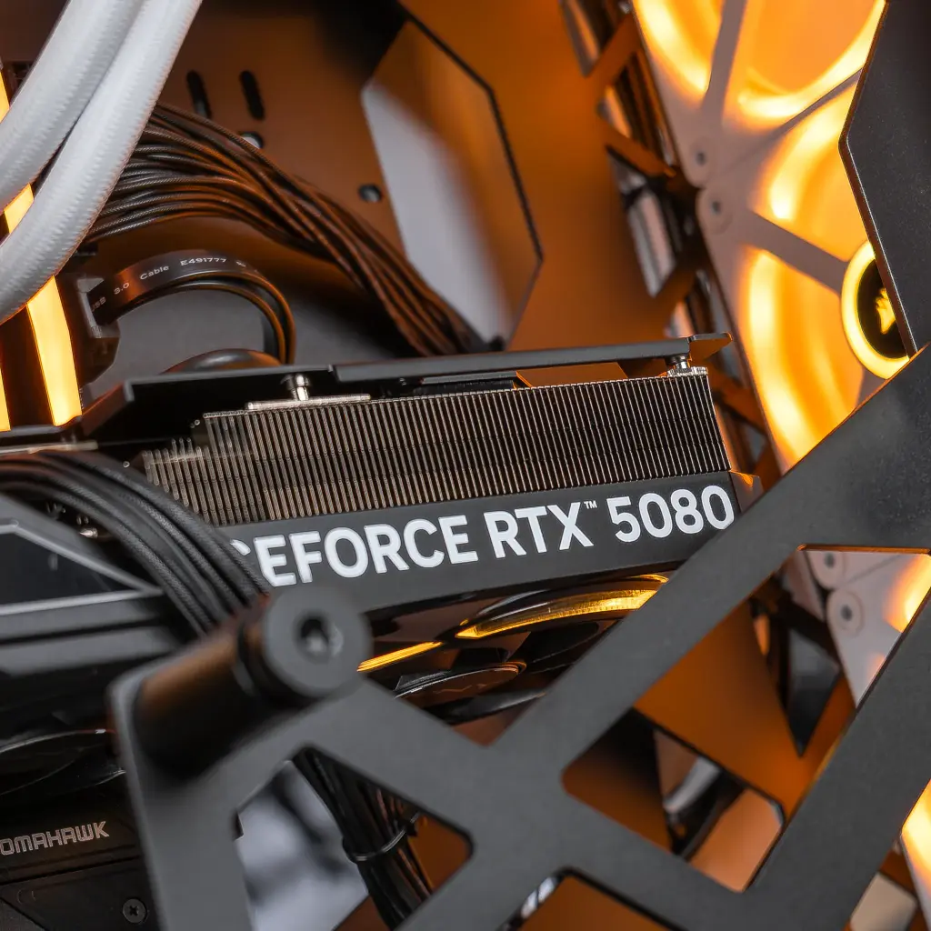 PC Optimus GeForce RTX™ 5080 16GB