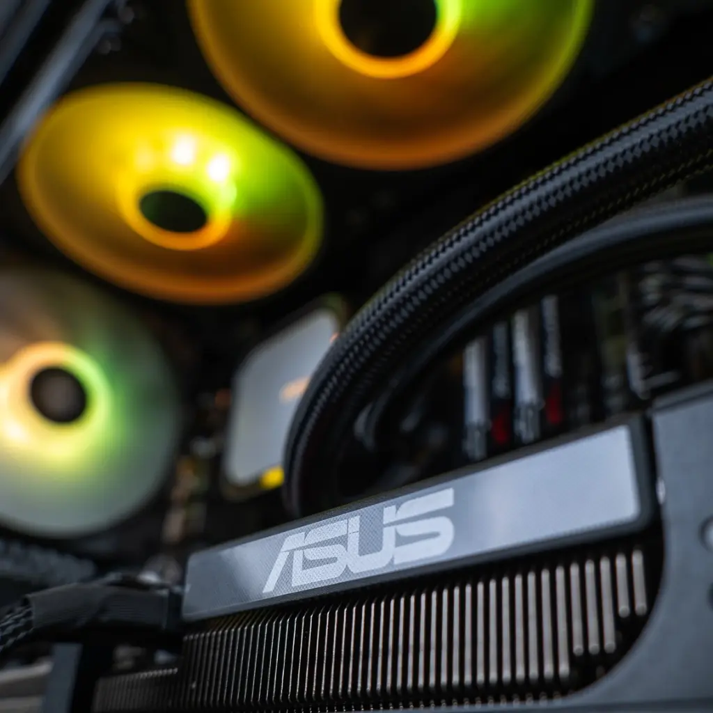 PC RAMPAGE GEFORCE RTX™ 5070